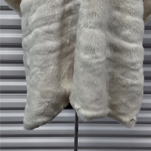 Runway - Picture 5 of 12